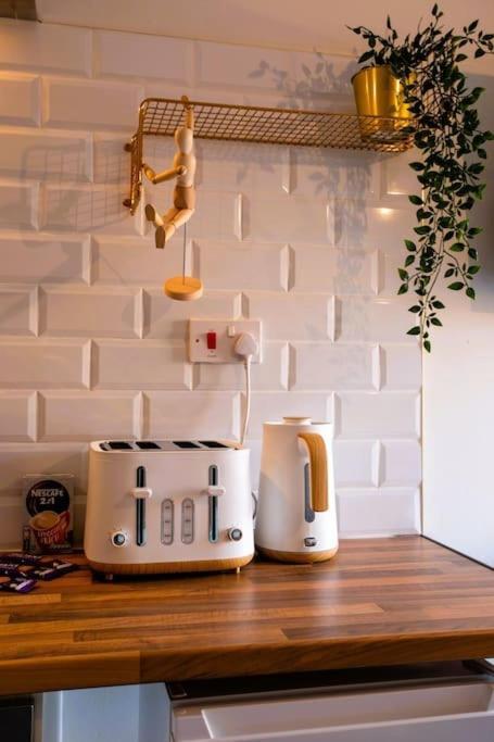 Cosy & Convenient Space Near M1, Em Airport & City ノッティンガム エクステリア 写真